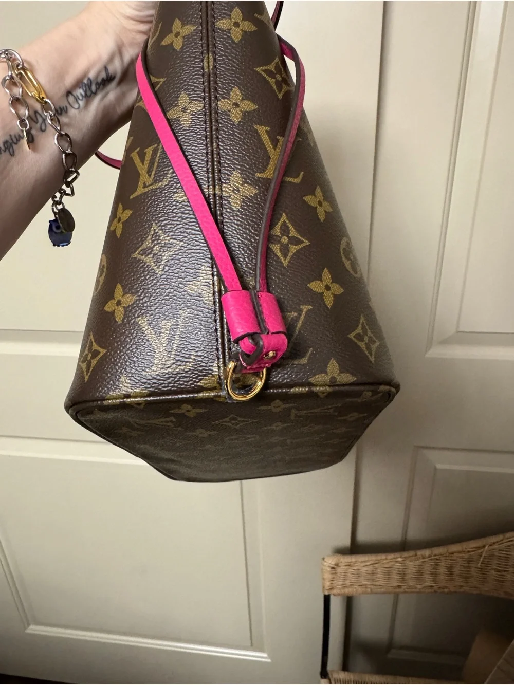 Reversible! Two tote bags in one!